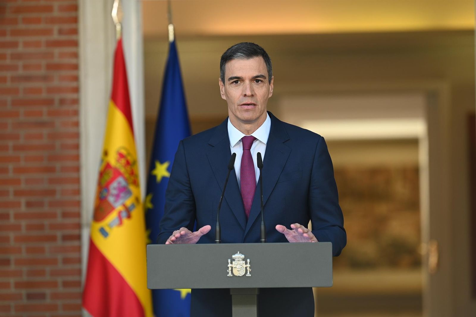 El presidente del Gobierno, Pedro Sánchez, comparece en el Complejo de la Moncloa, a 29 de abril de 2024, en Madrid (España). Sánchez ha comparecido hoy para anunciar que sigue al frente del Ejecutivo tras cinco días de reflexión a raíz de las investigaci - Moncloa