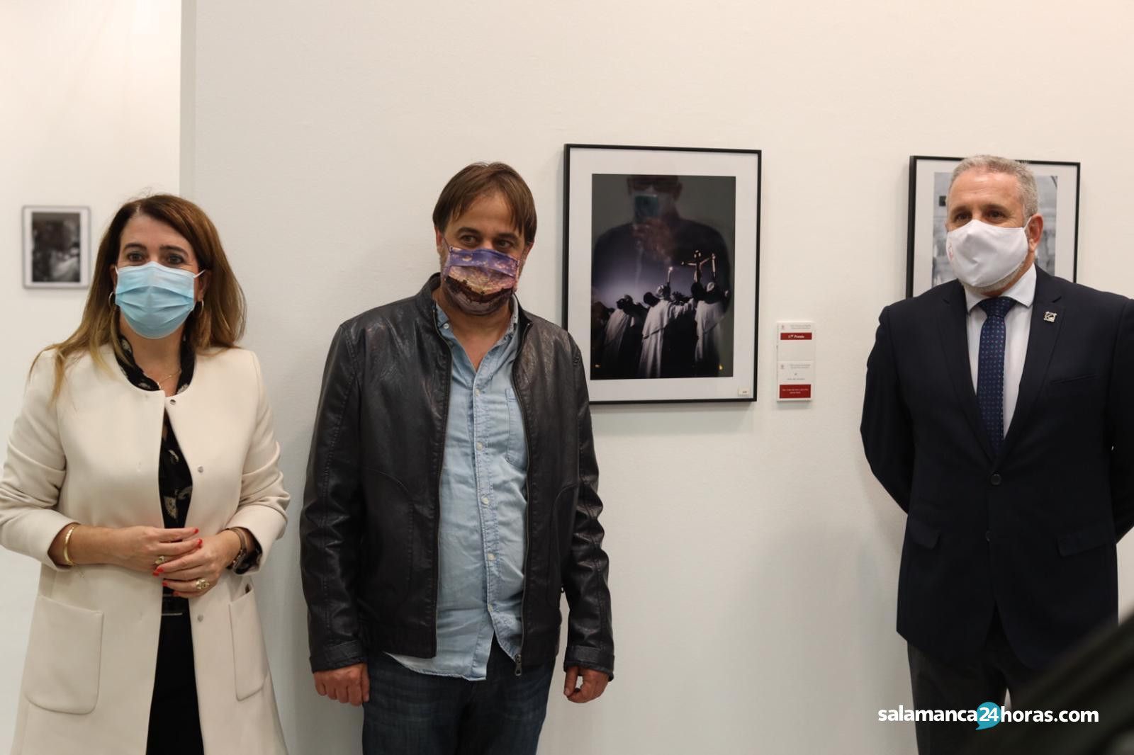 Inauguración de la exposición de fotografías del XXXVI Concurso de Fotografía de Semana Santa de Salamanca (3)