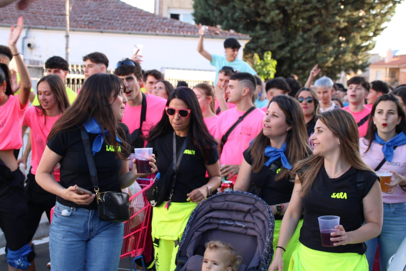 desfile-de-penas-y-pregon-en-cabrerizos-2024-fotos-javier-s-21