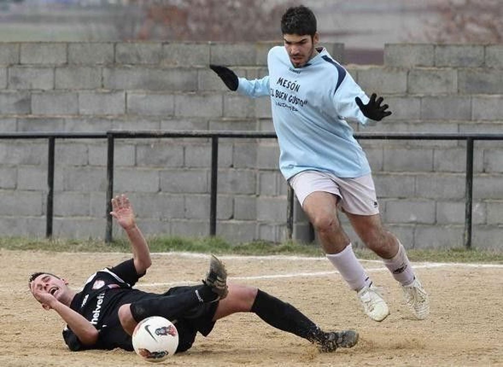 El Arapiles aumenta diferencias en la primera plaza del trofeo Vegapiel
