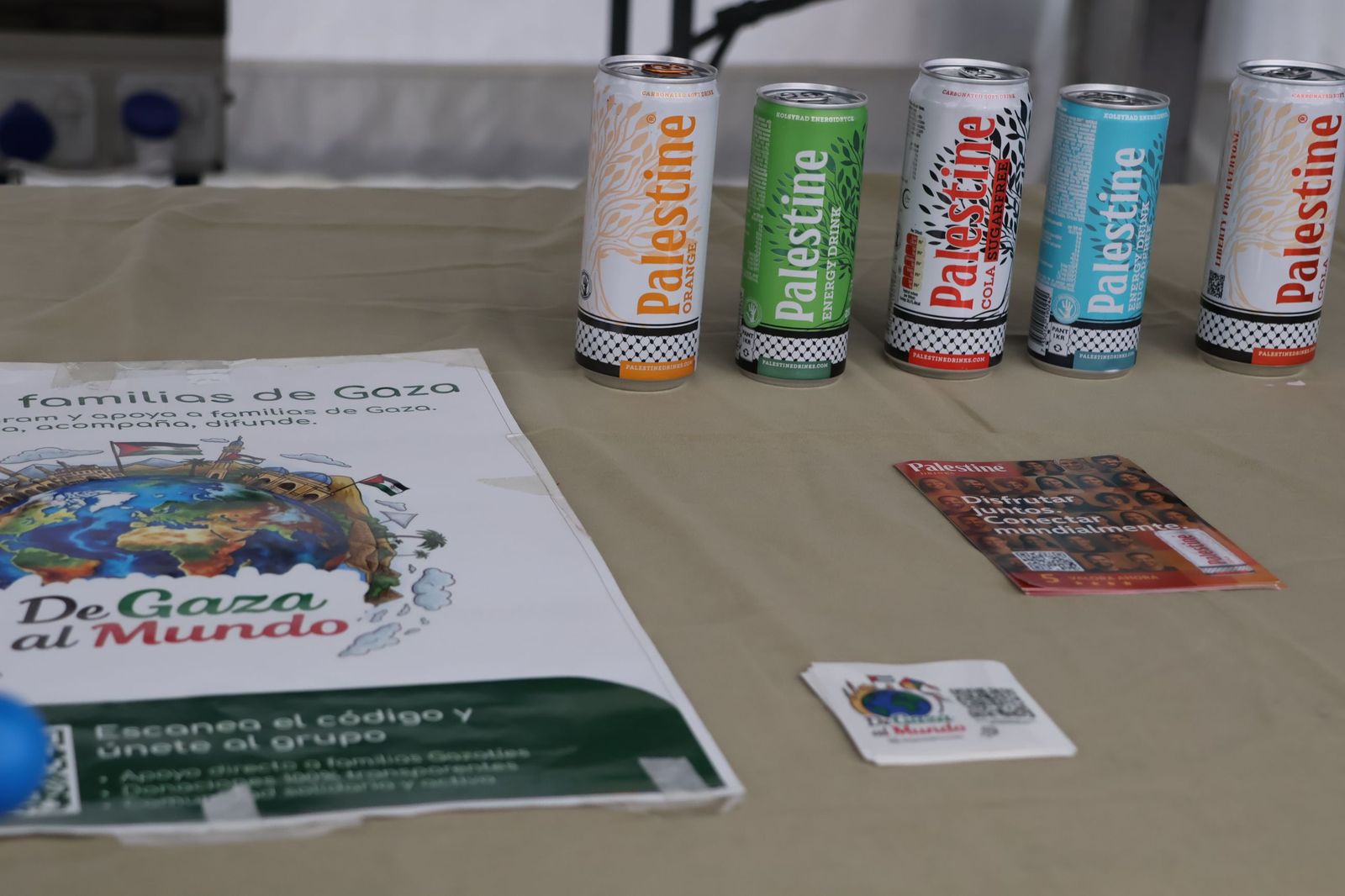 GALERÍA | Inauguración del mercadillo solidario en la Plaza Mayor de Zamora en apoyo al pueblo palestino