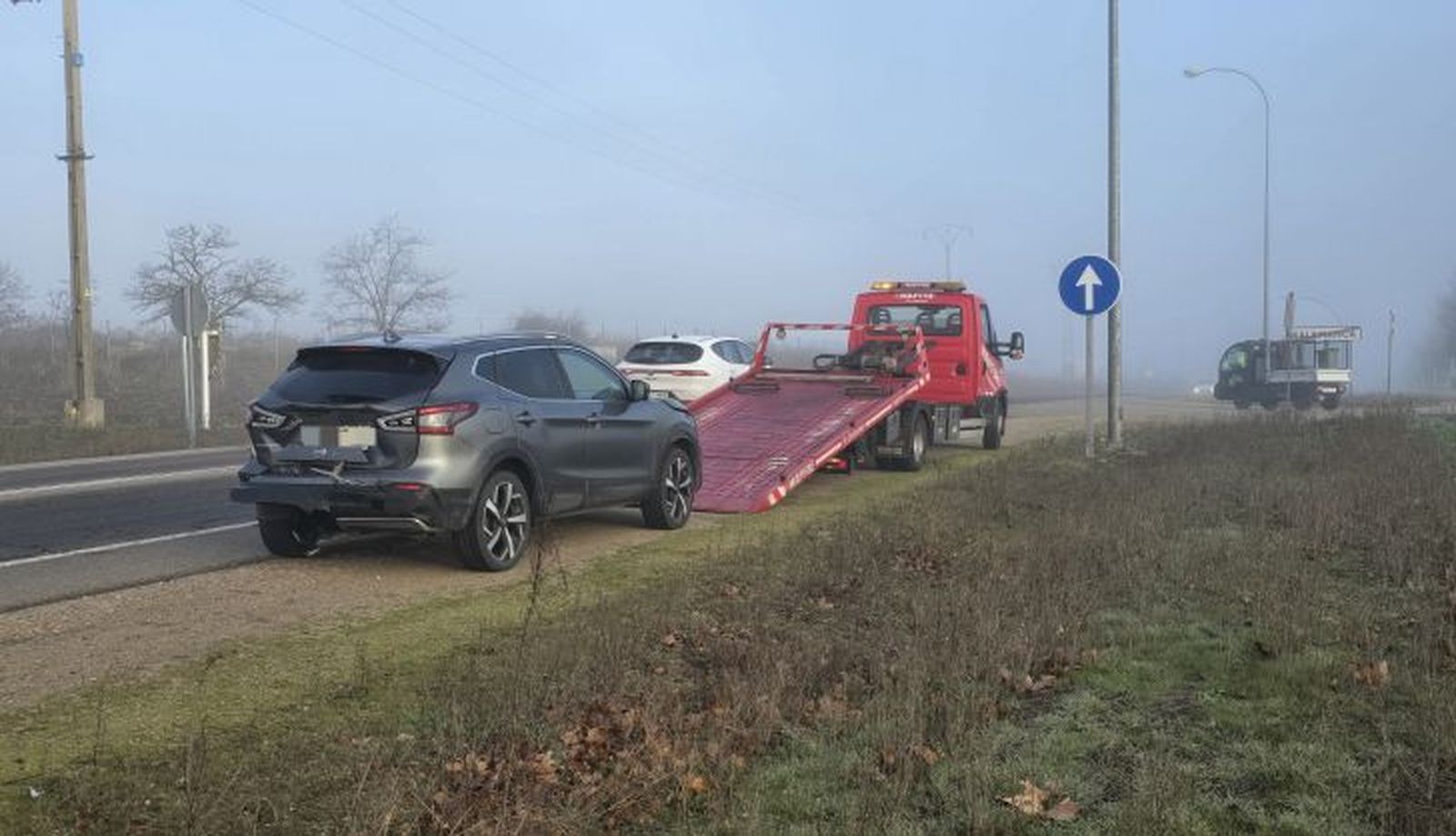 Colisión por alcance entre dos vehiculos en la carretera de Zamora con presencia de Policía Local (1)