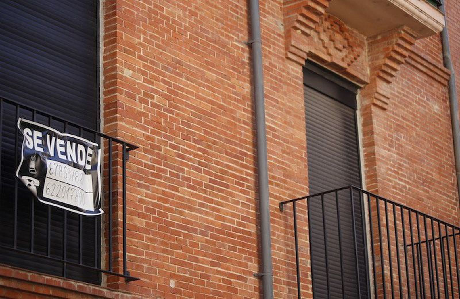 La venta de viviendas nuevas se acelera para reducir el stock a un millar