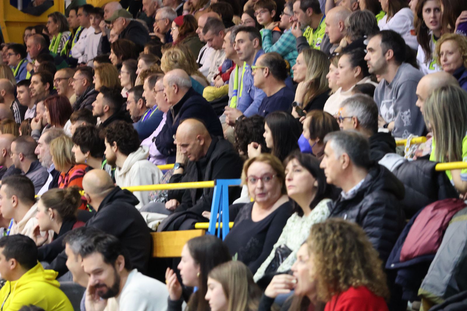 aficion-del-balonmano-zamora-en-el-angel-nieto-6