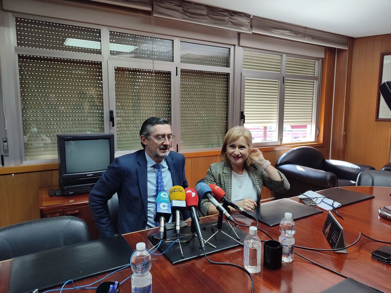 José Ángel Arranz y Leticia García durante la intervención