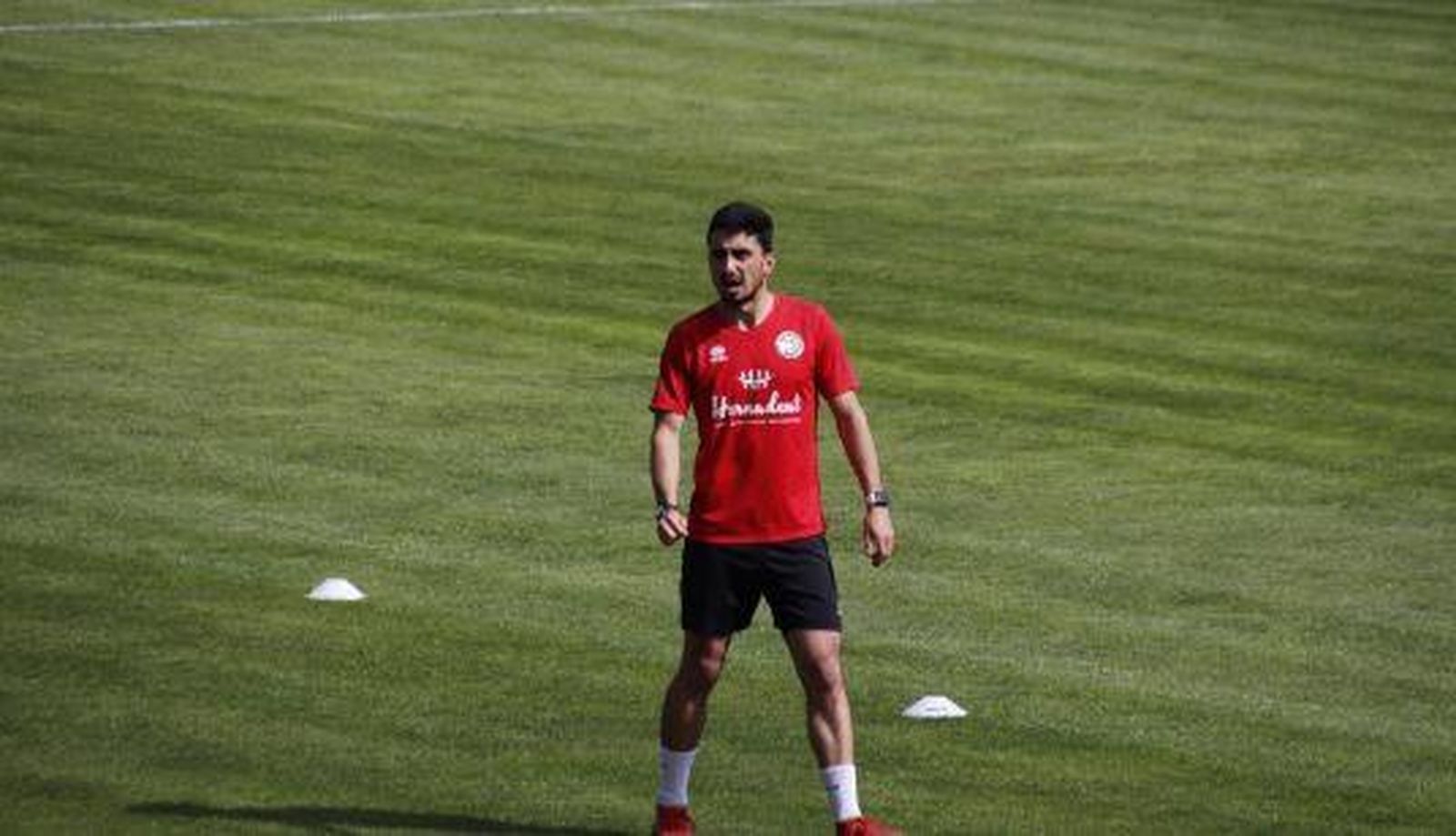 Yeray García dirige el calentamiento en El Plantío | FOTO: SALAMANCA24HORAS.COM