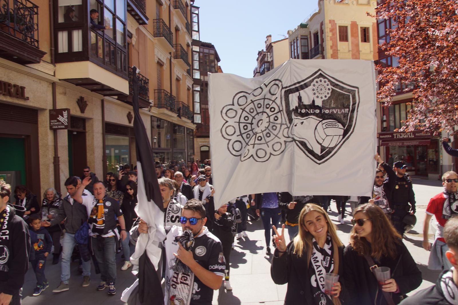 los-aficionados-de-unionistas-toman-las-calles-de-zamora-con-un-doble-corteo-16