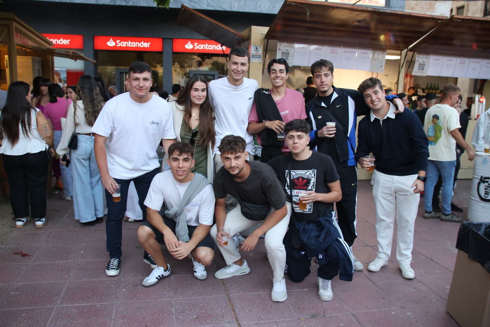 Ambiente de las casetas el  jueves por la tarde noche