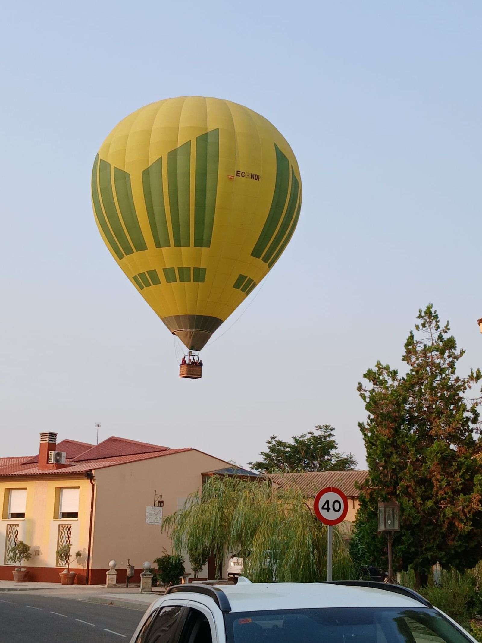 Un viaje en globo muy especial en Villamayor de Campos, de la mano de Valentín Carvajo