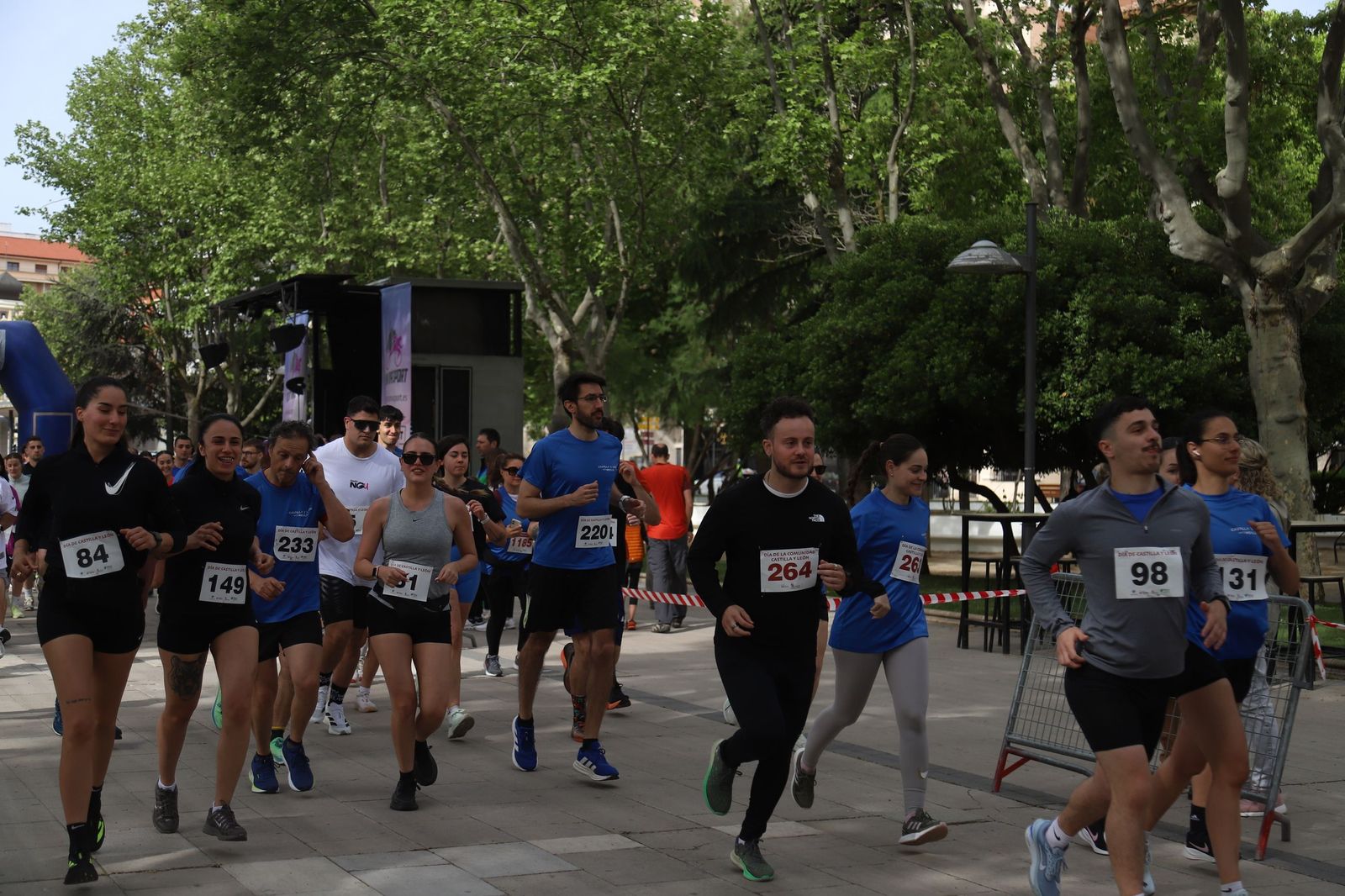 Carrera y marcha por el Día de Castilla y León en Zamora