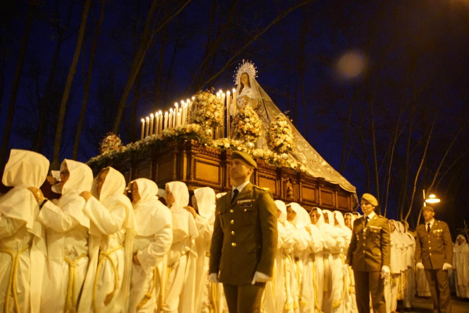 María Nuestra Madre y el Cristo del Amor y de la Paz en la procesión de la Semana Santa 2026 en Salamanca