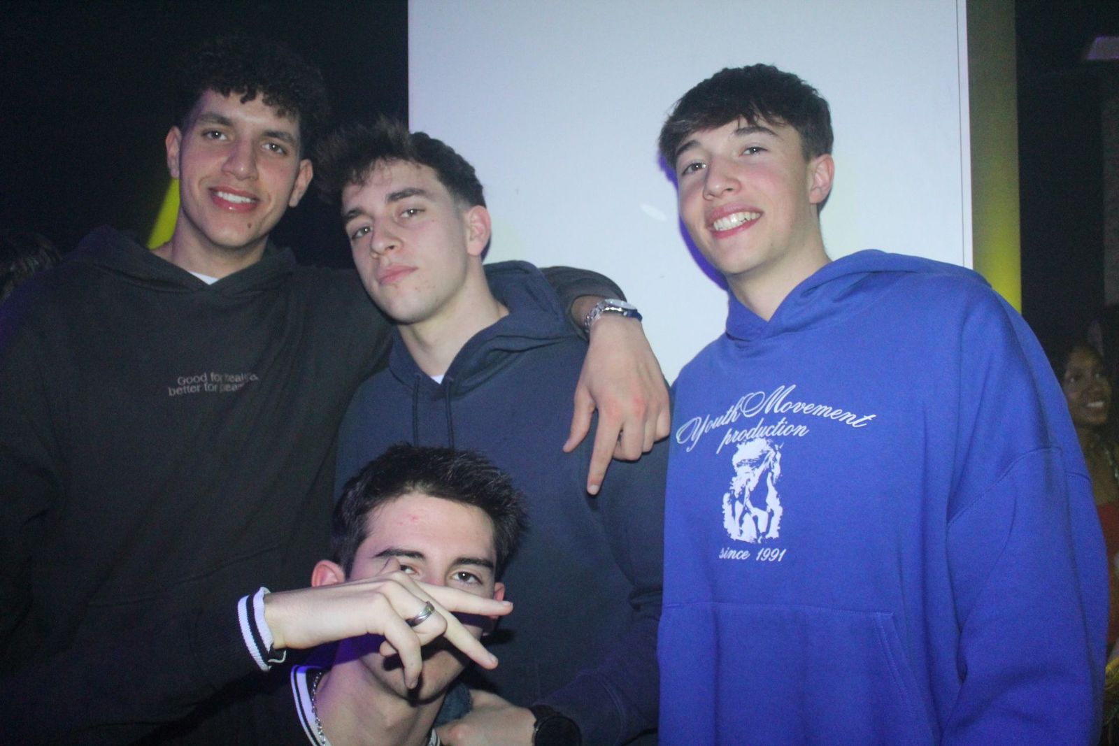img-9000