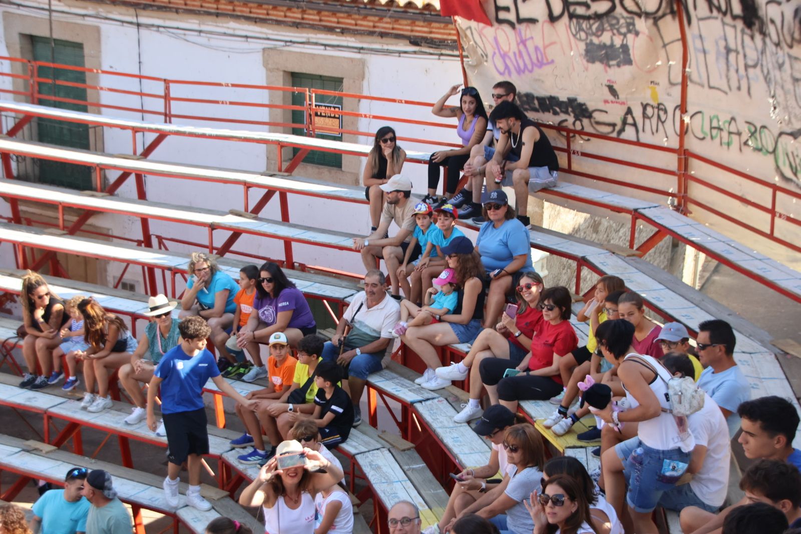 Lumbrales, encuentro de peñas, chupinazo