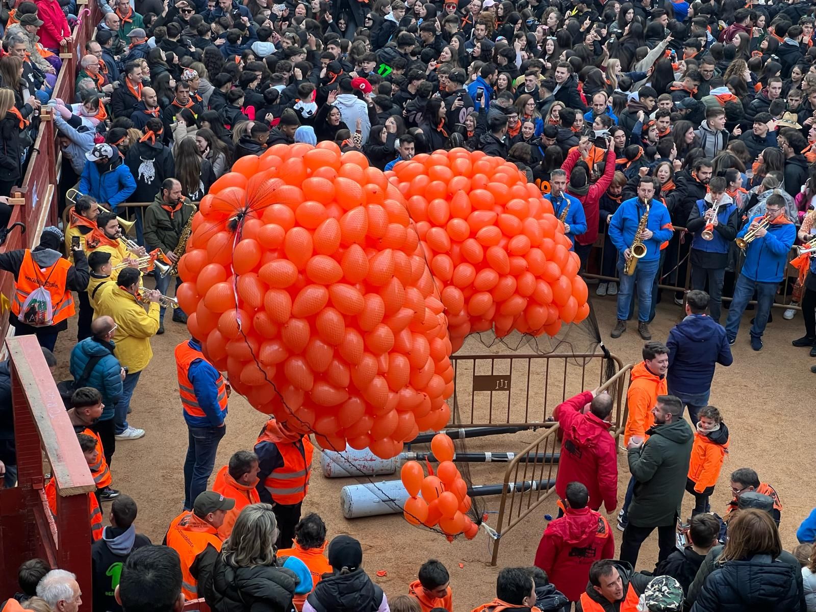GALERÍA | Campanazo en la Plaza Mayor de Ciudad Rodrigo 2024