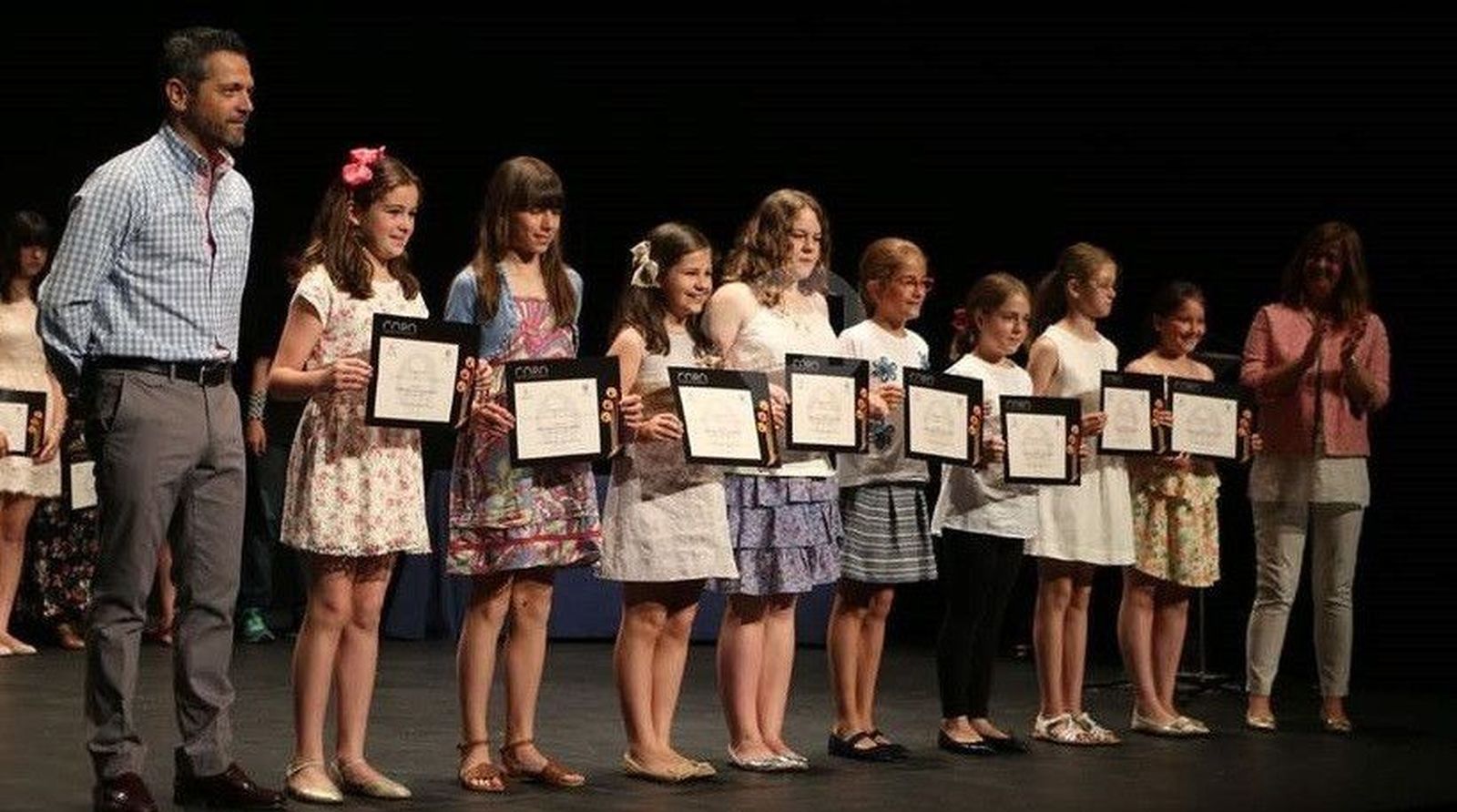 Diplomas para los alumnos del Precoro, Coro de Niños y Coro Juvenil