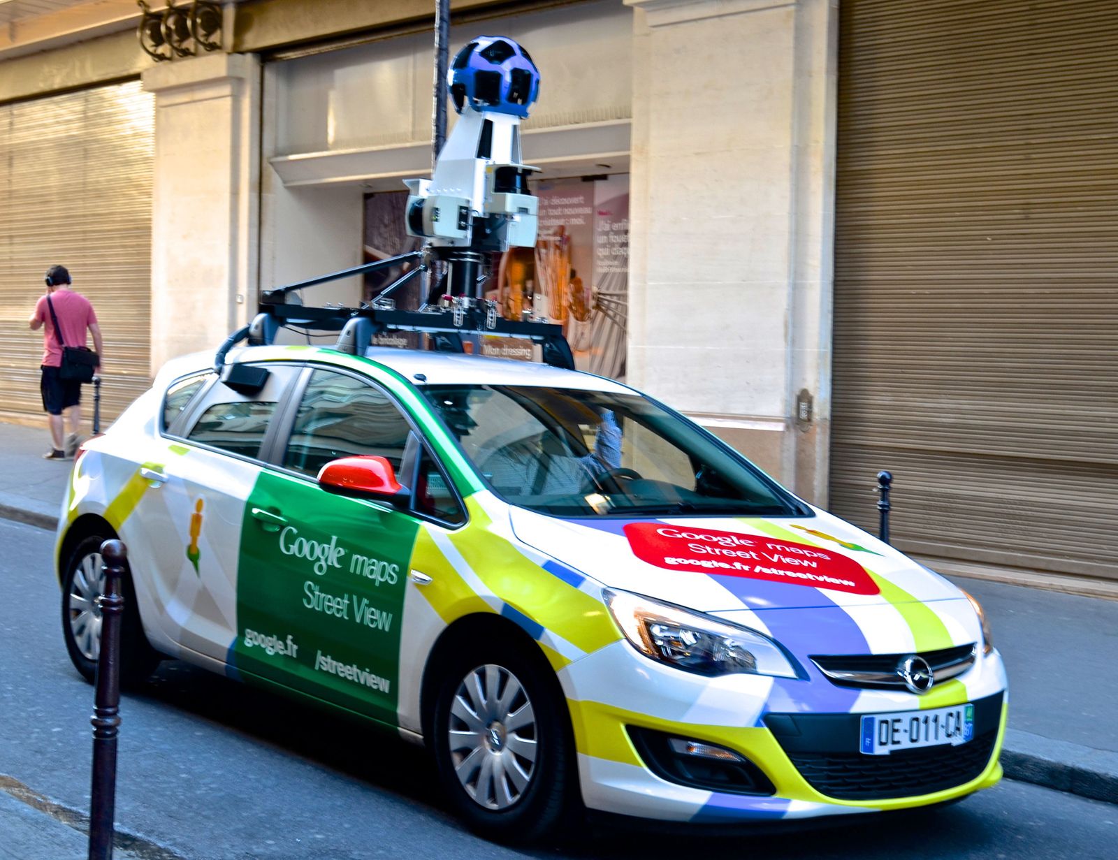Google maps car, Paris May 2014