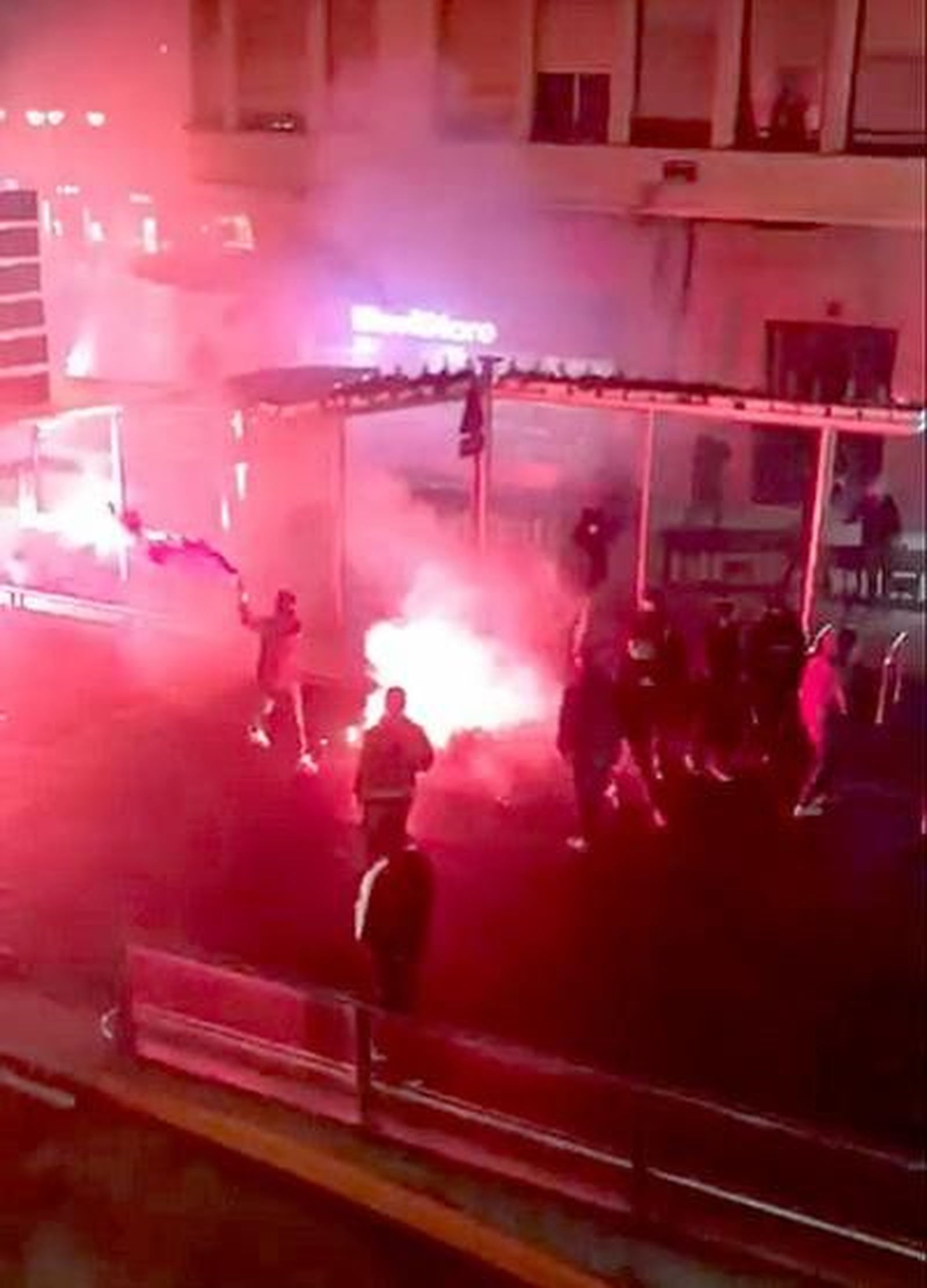 Altercados leon concentracion toque queda ical (3)