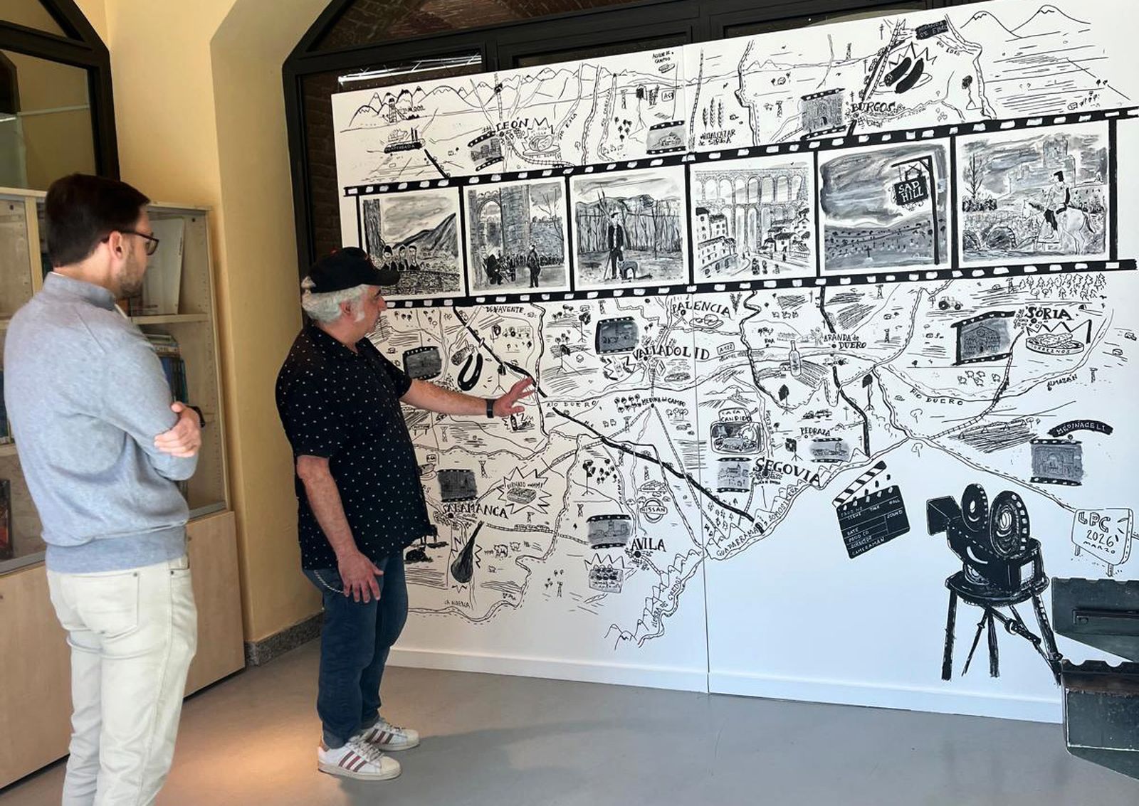 Exposición del artista Luis Pérez Calvo (comisario Pedro Gallego de Lerma), inaugurada por el concejal de Turismo, Ángel Fernández.