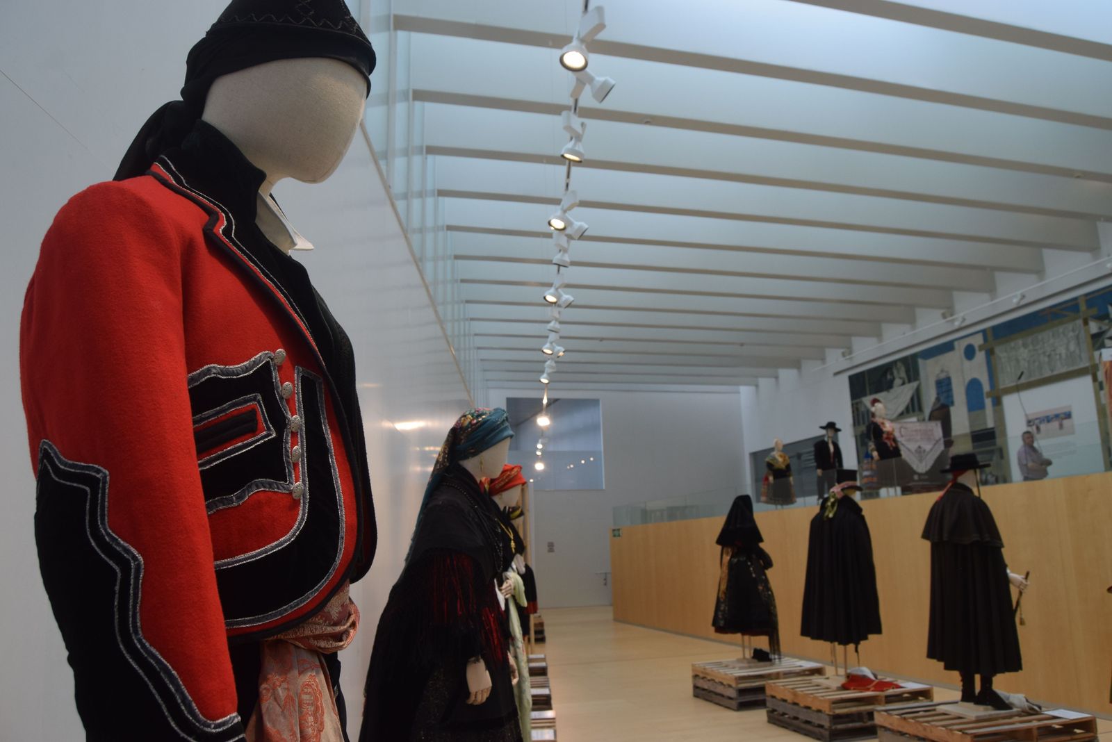 exposicion-de-trajes-regionales-grande-halago-19