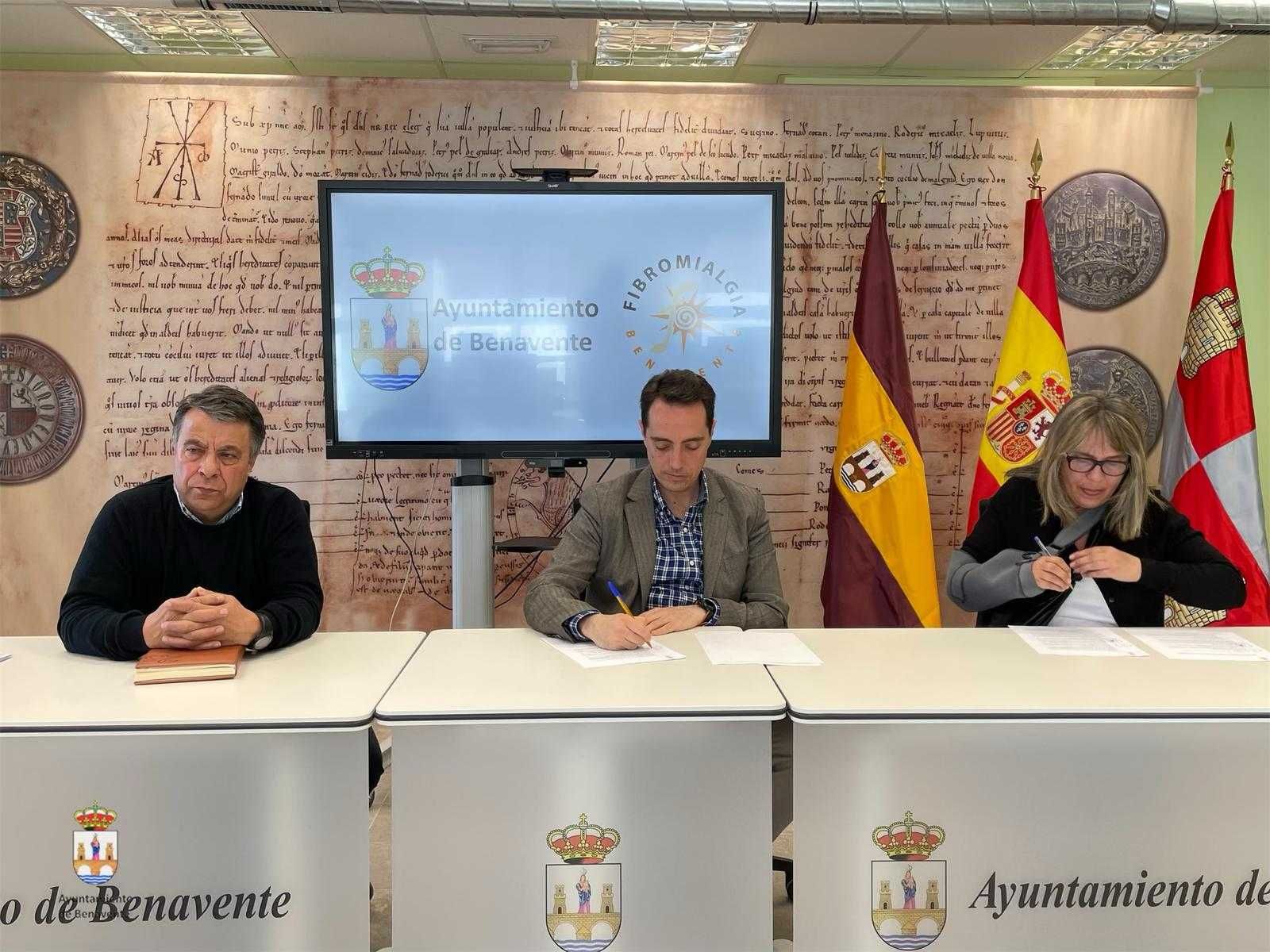 Imagen de la firma del convenio