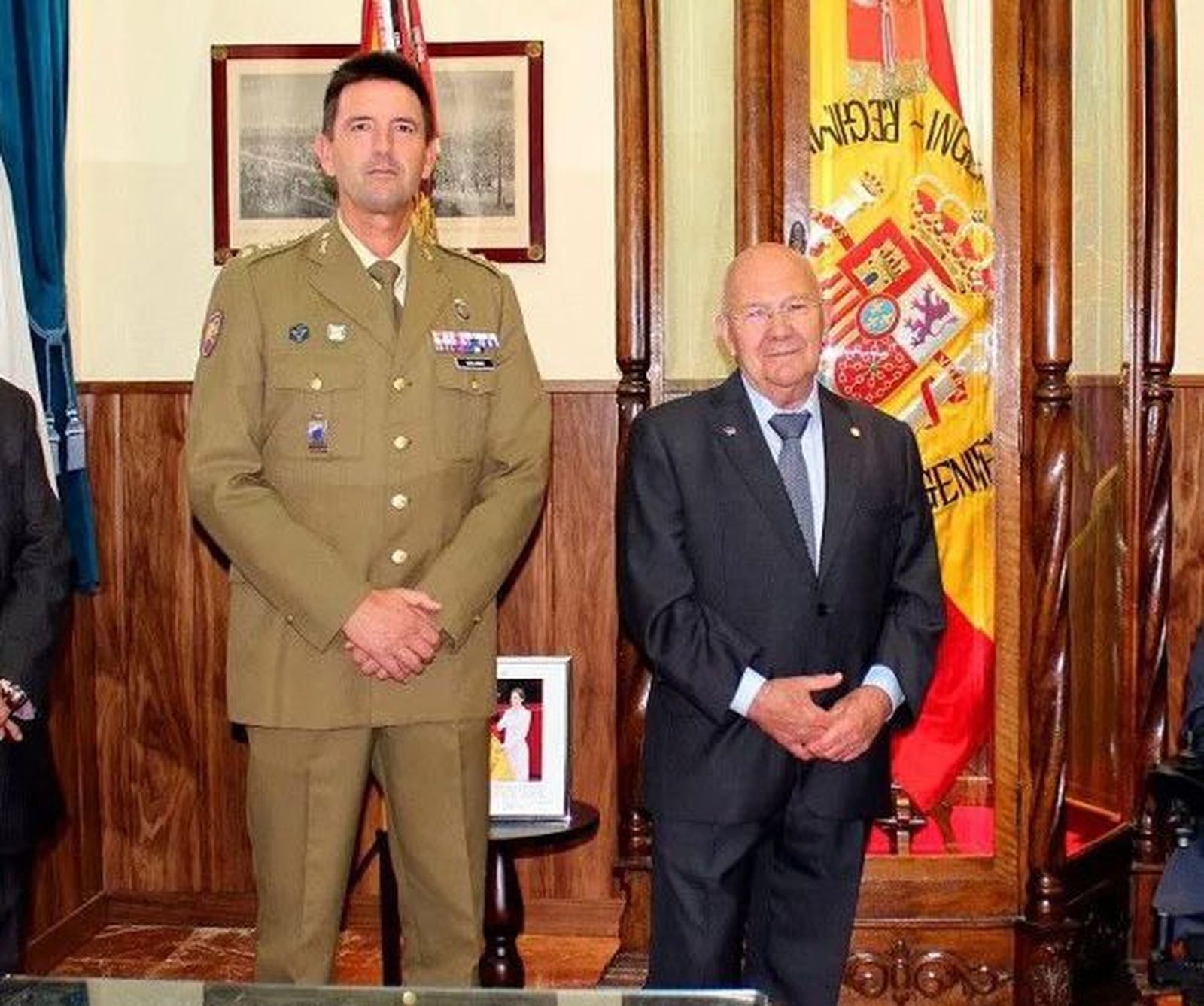 El Regimiento de Especialidades de Ingenieros concede el título de Zapador Minador Honorífico a Sebastián Battaner Arias