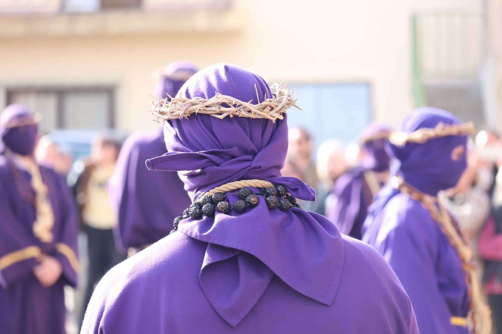 Revive las imágenes de la procesión del Santo Entierro en Fuentesaúco