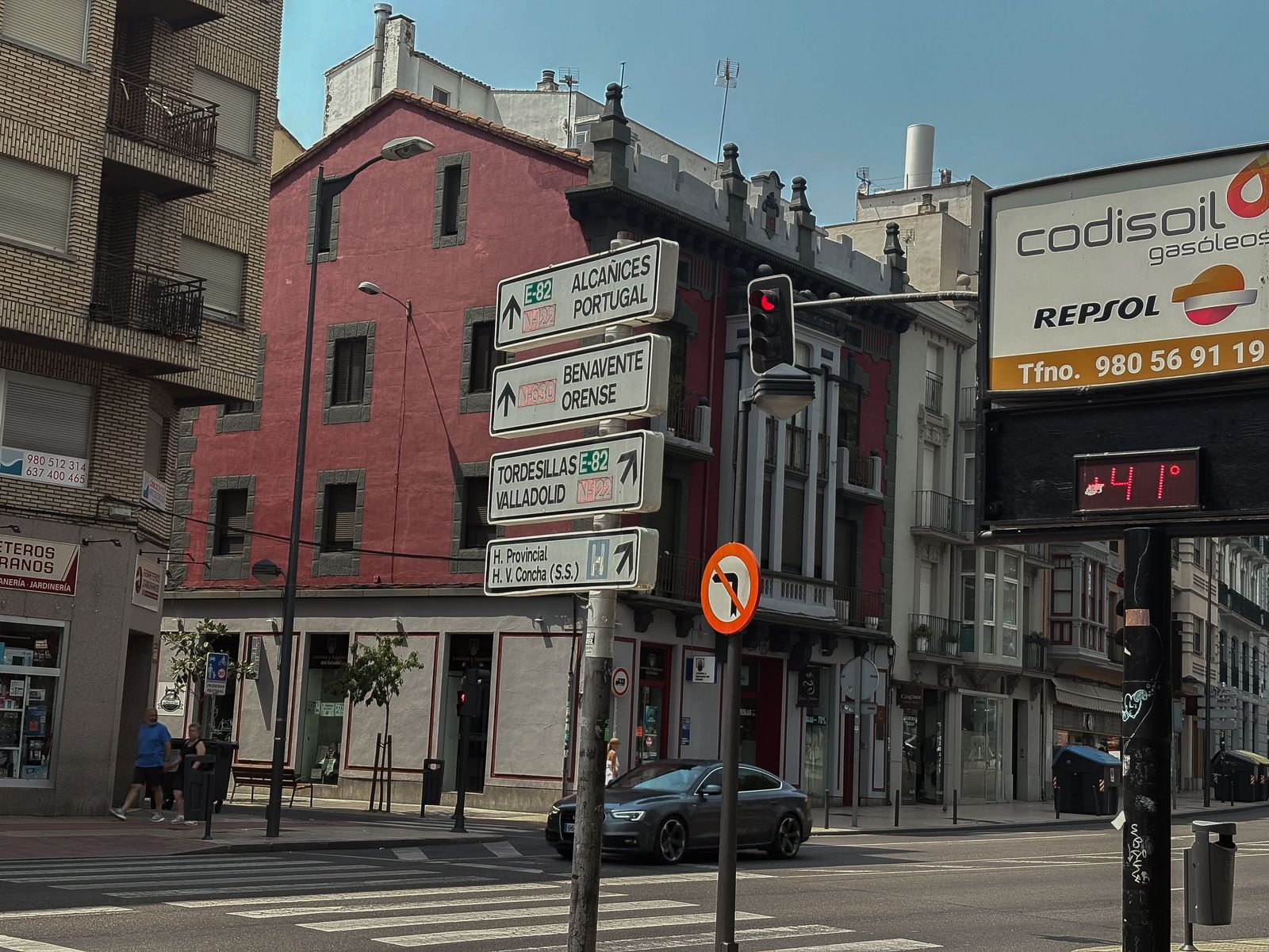 Un termómetro de la capital marca 41 grados