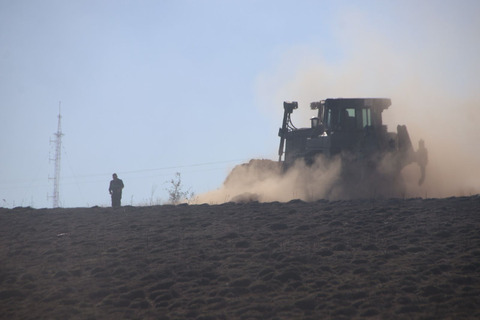 Incendio de rastrojos en la carretera de Matilla de los Caños