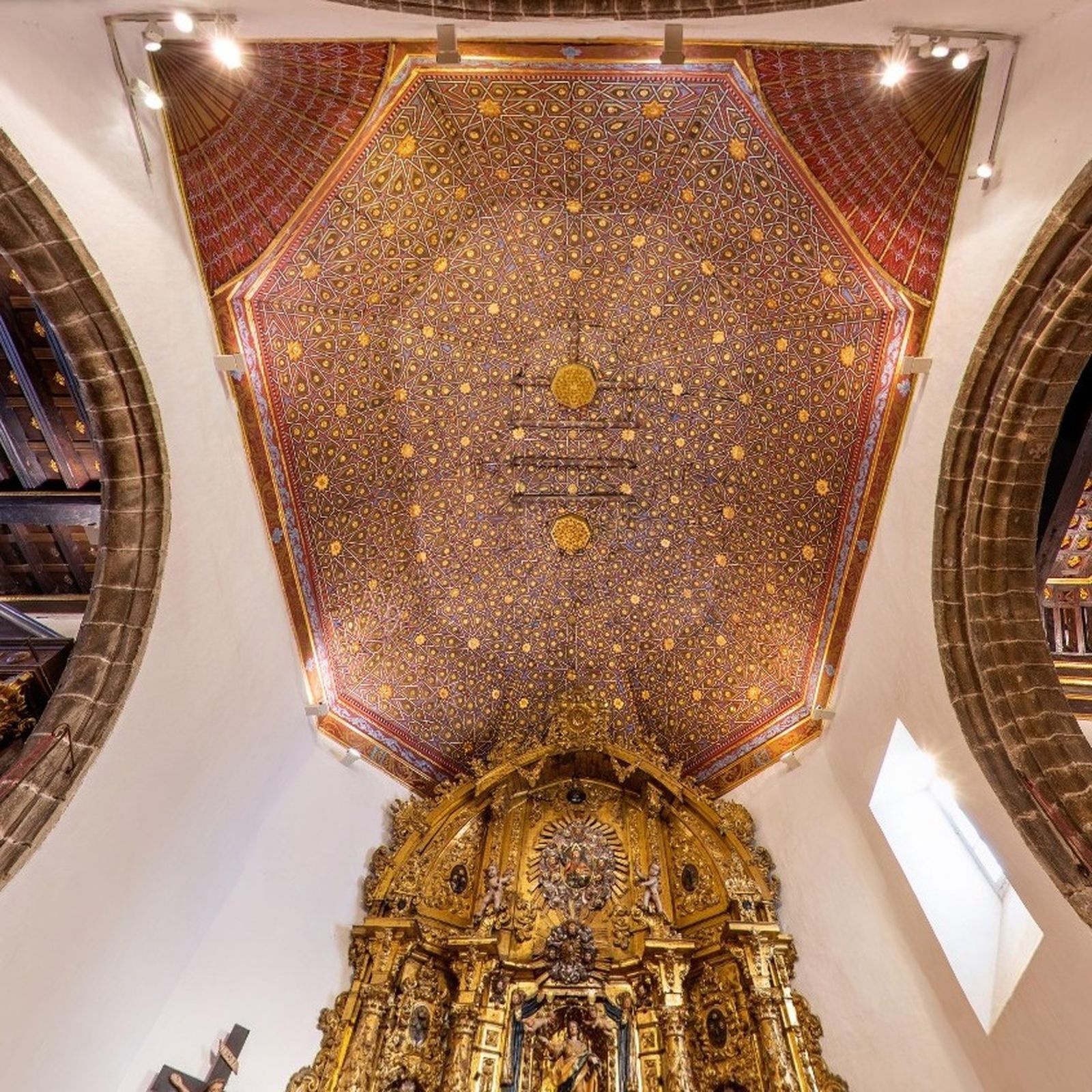 Artesonado Iglesia Asunción en Candelario  (1)