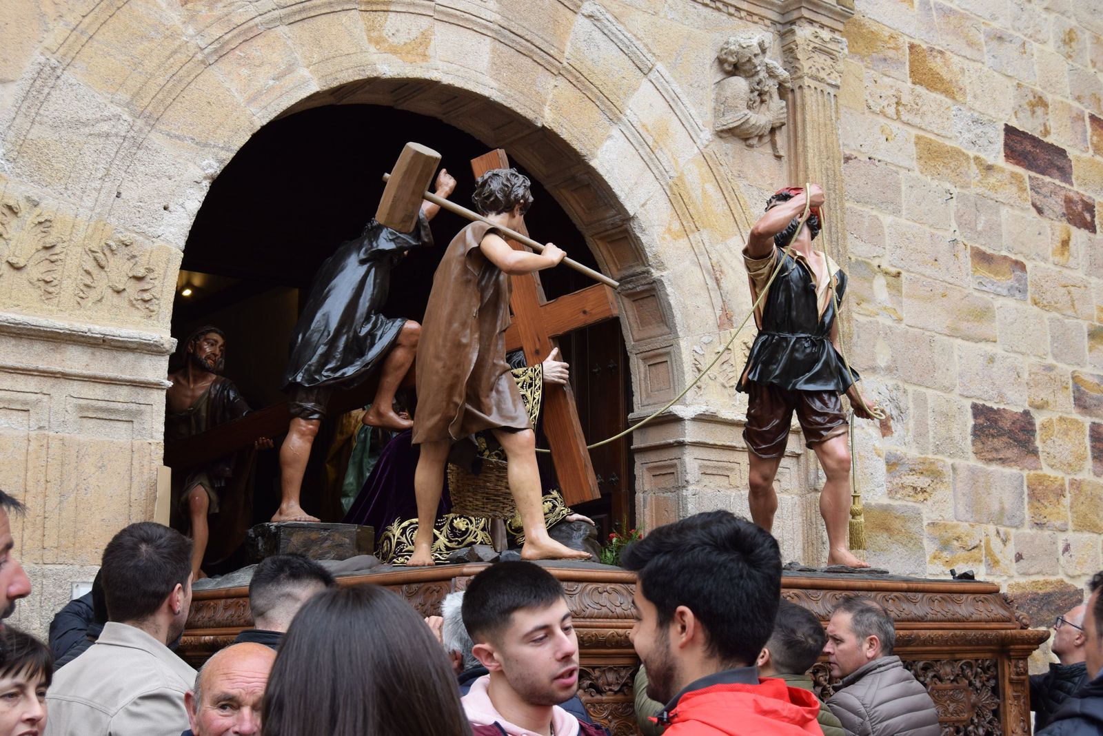 traslado-de-pasos-de-semana-santa-40