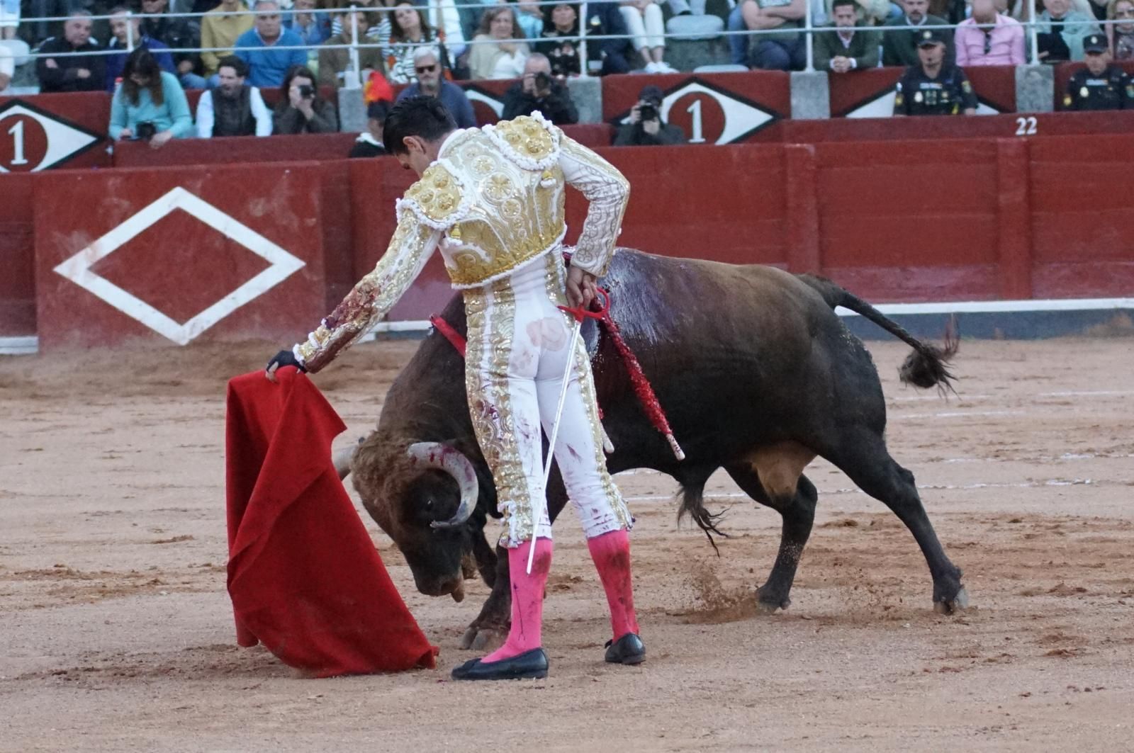 La corrida concurso para despedir la feria con Morante, Talavante y Borja Jiménez: imágenes de los mejores momentos en La Glorieta