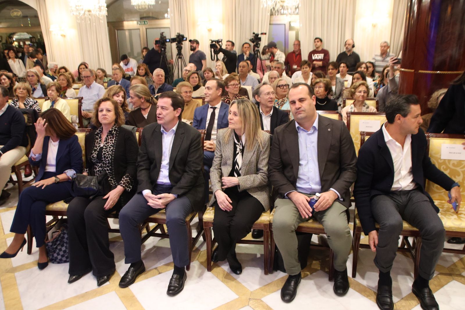 Mañueco junto a Carbayo prearranque campaña