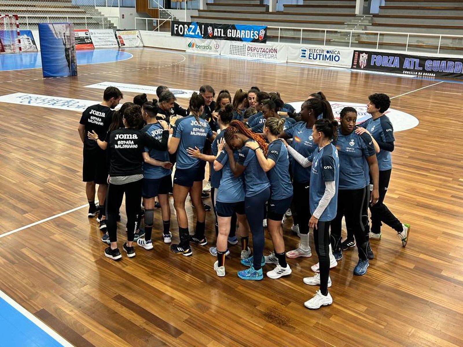 Las 'Guerreras' comienzan su preparación olímpica. Foto: RFEBM.