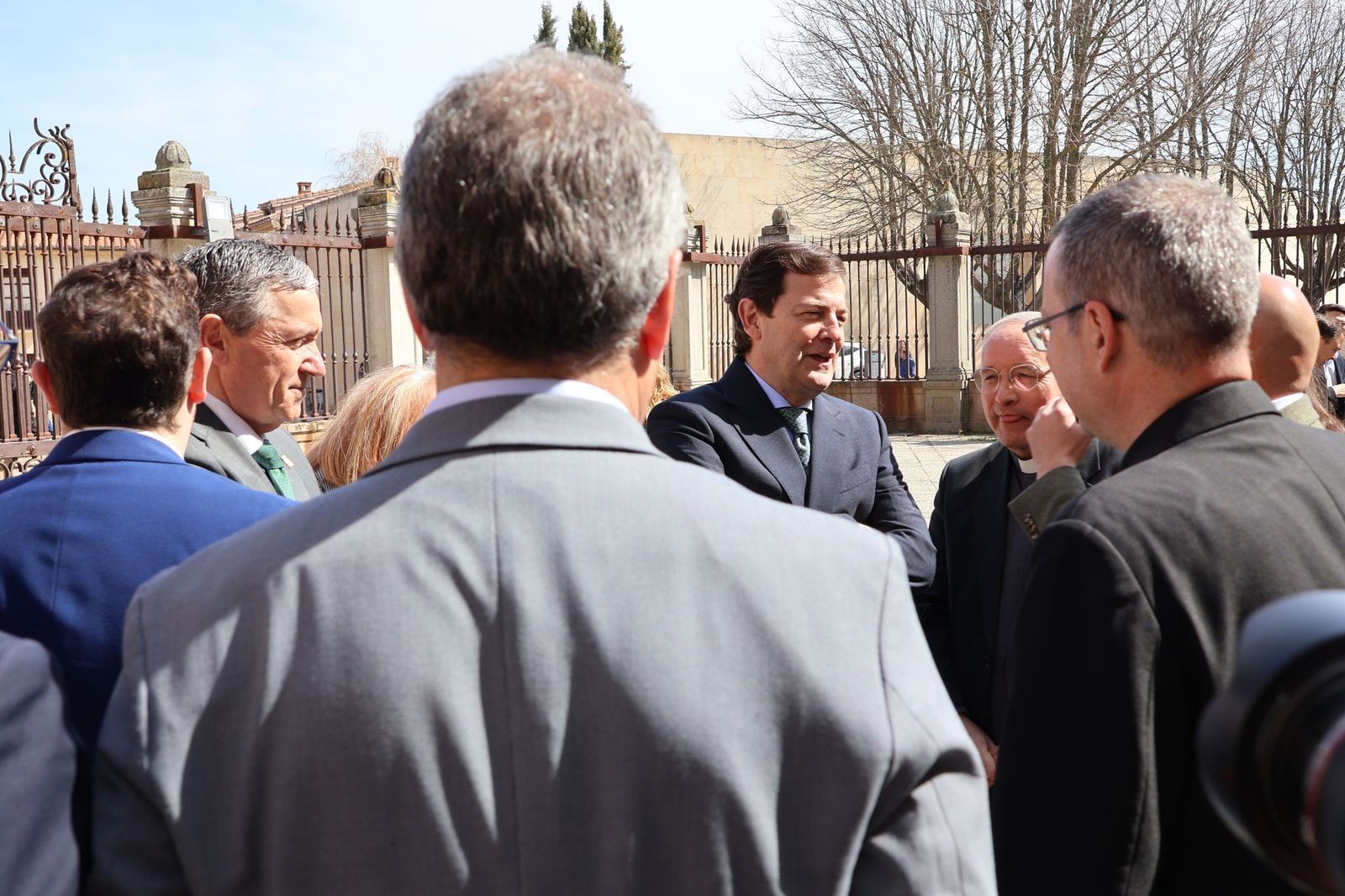 GALERÍA | La visita de Alfonso Fernández Mañueco a la Catedral de Zamora, en imágenes