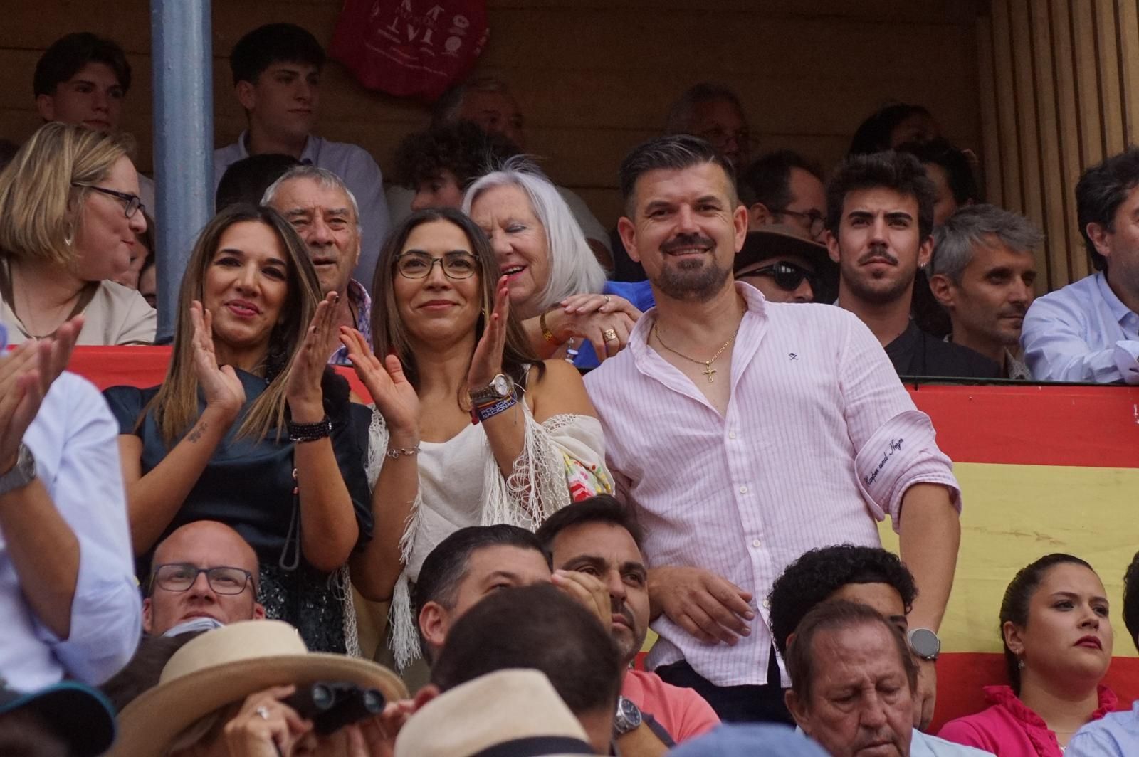 Gran ambiente en La Glorieta para la tarde de toros de Morante de la Puebla, Ismael Martín y Marco Pérez