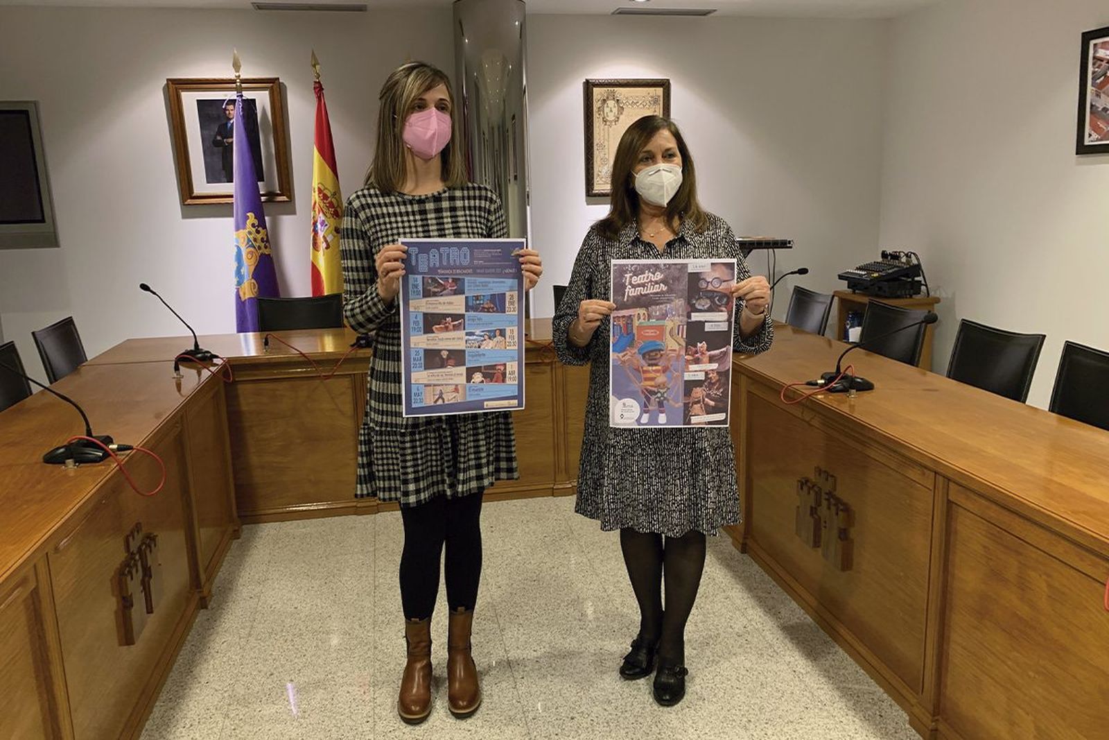 La concejala de Cultura, Fátima Manzano, y la alcaldesa, Carmen Ávila de Manueles