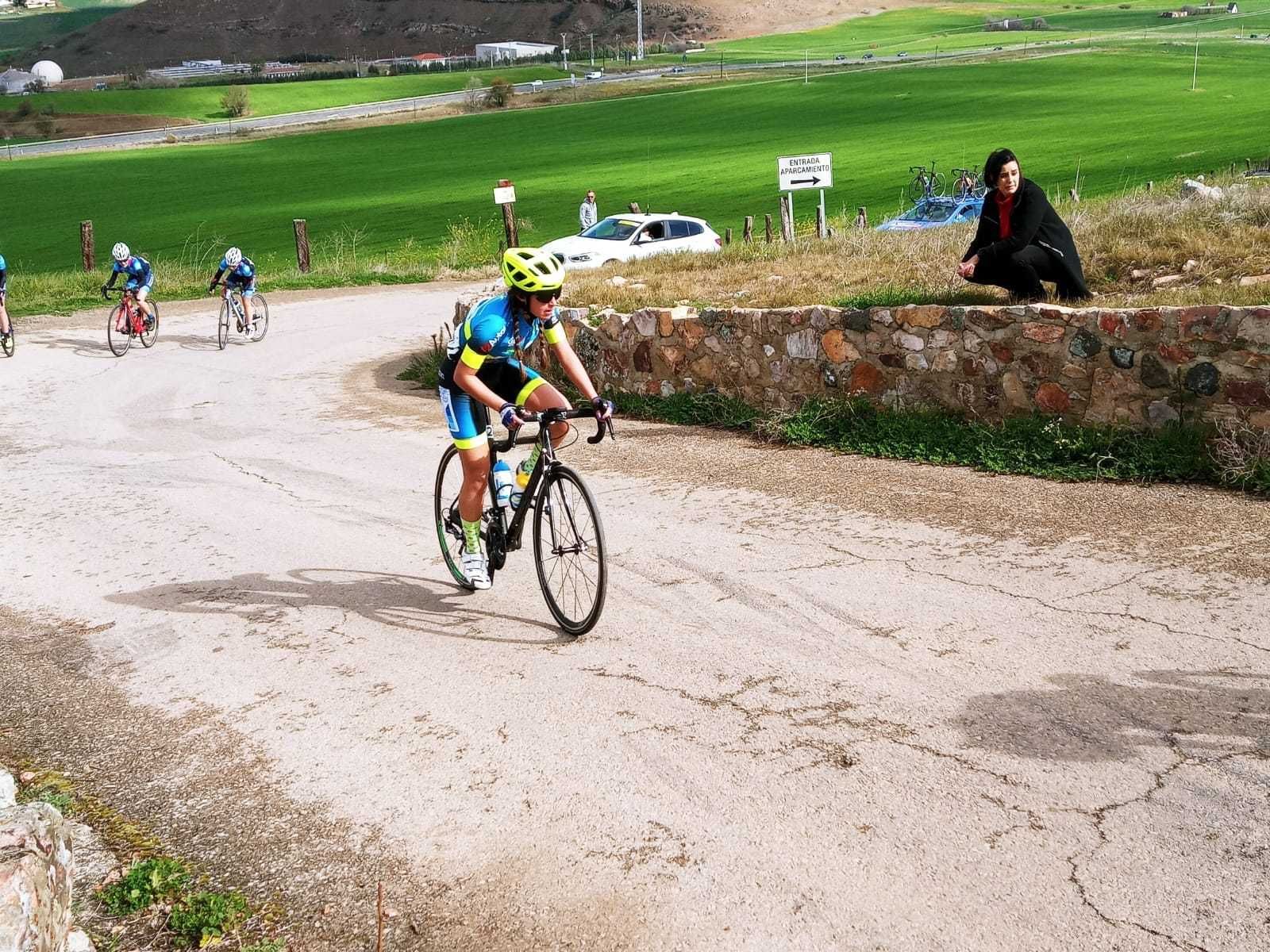 Las chicas de la Escuela de Ciclismo de Salamanca, cerca de las mejores de la Liga Interautonómica