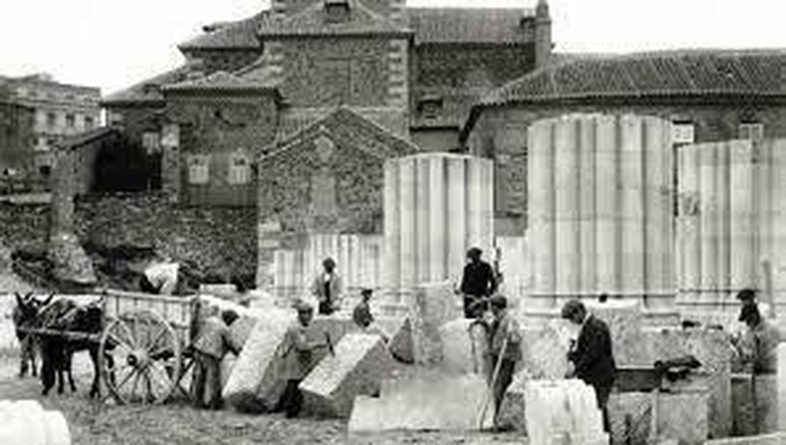 Exposición con fotografías de Venancio Gombau sobre la construcción de la basílica teresiana de Alba de Tormes