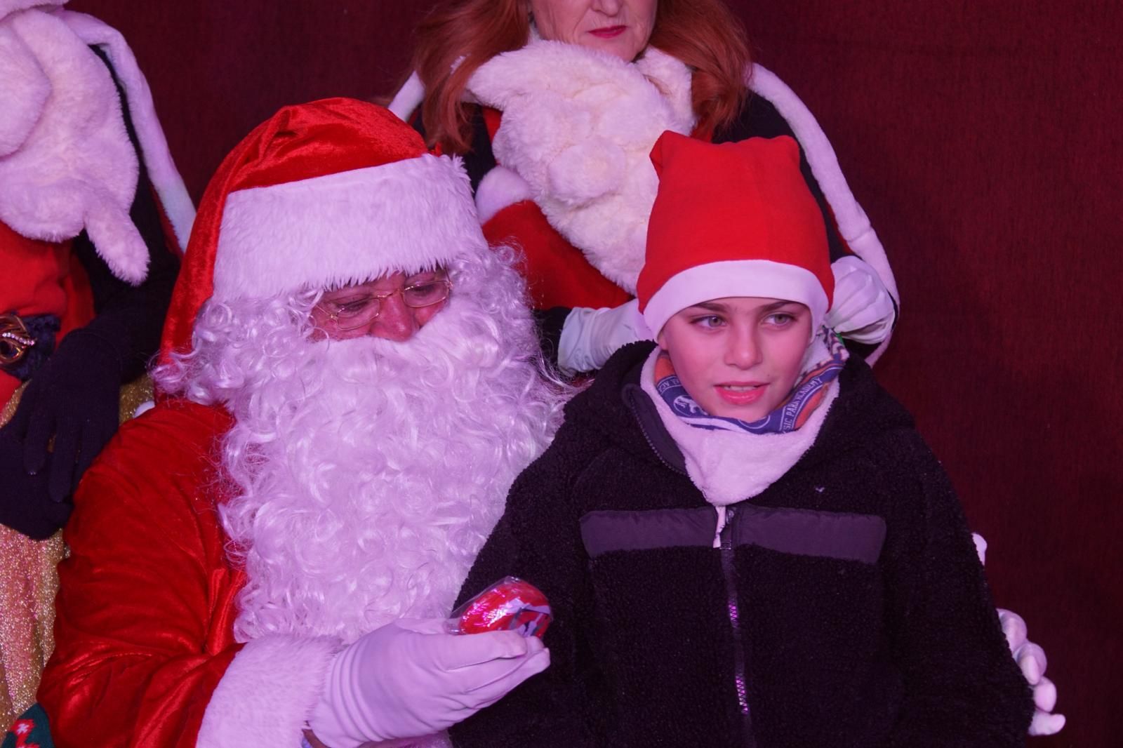 El Encinar recibe la visita de Papa Noel