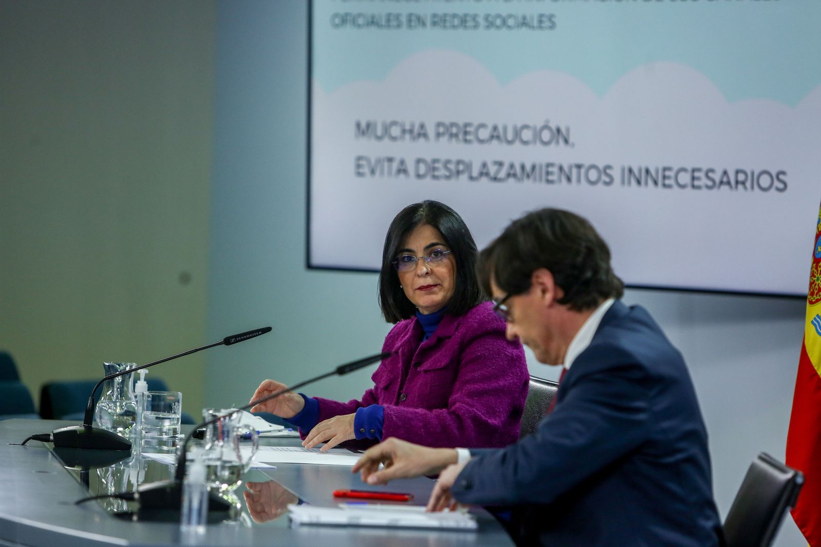 La ministra de Política Territorial y Función Pública, Carolina Darias, y el ministro de Sanidad, Salvador Illa, comparecen en rueda de prensa, tras la reunión del Consejo Interterritorial del Sis