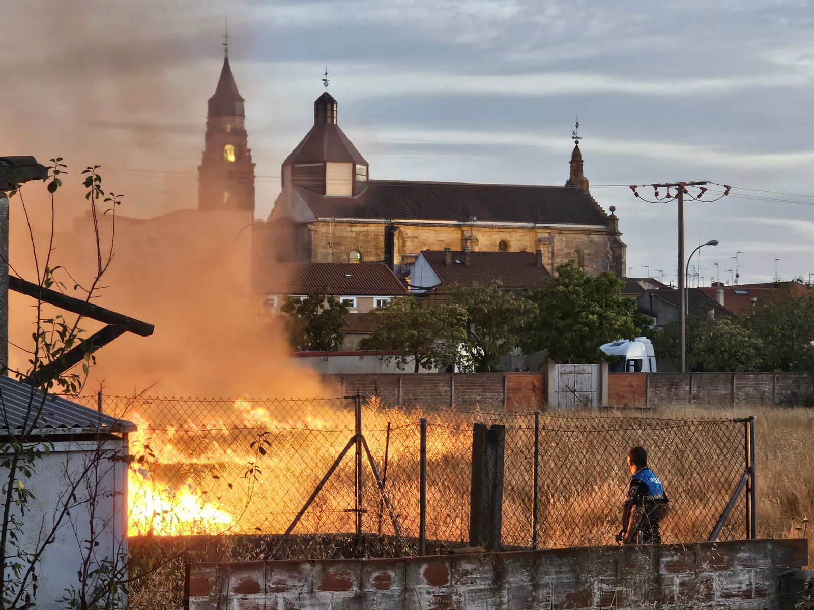 Incendio en un solar de Peñaranda