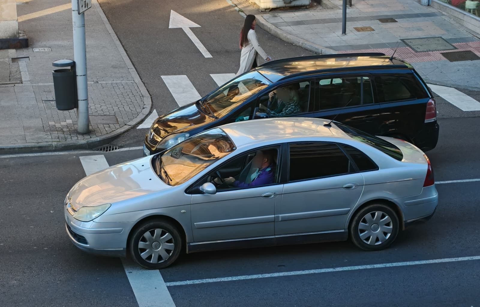 Turismo por la avenida Mirat. Archivo