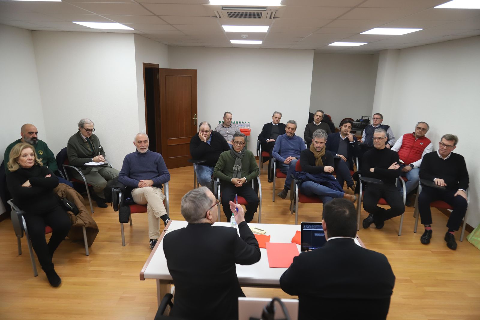 Pleno de presidentes en la reunión con el obispo por el futuro de la Semana Santa de Zamora