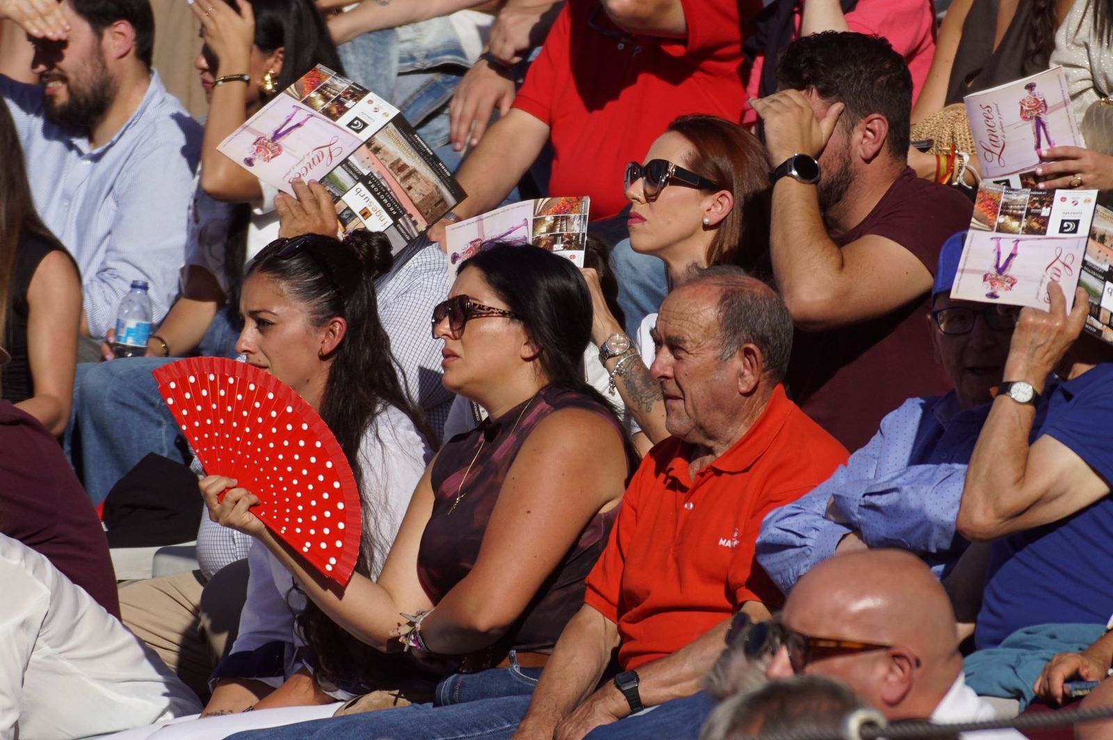Así han vivido los salmantinos el primer festejo de la feria taurina 2025: imágenes del ambiente en los tendidos y en el patio de cuadrillas