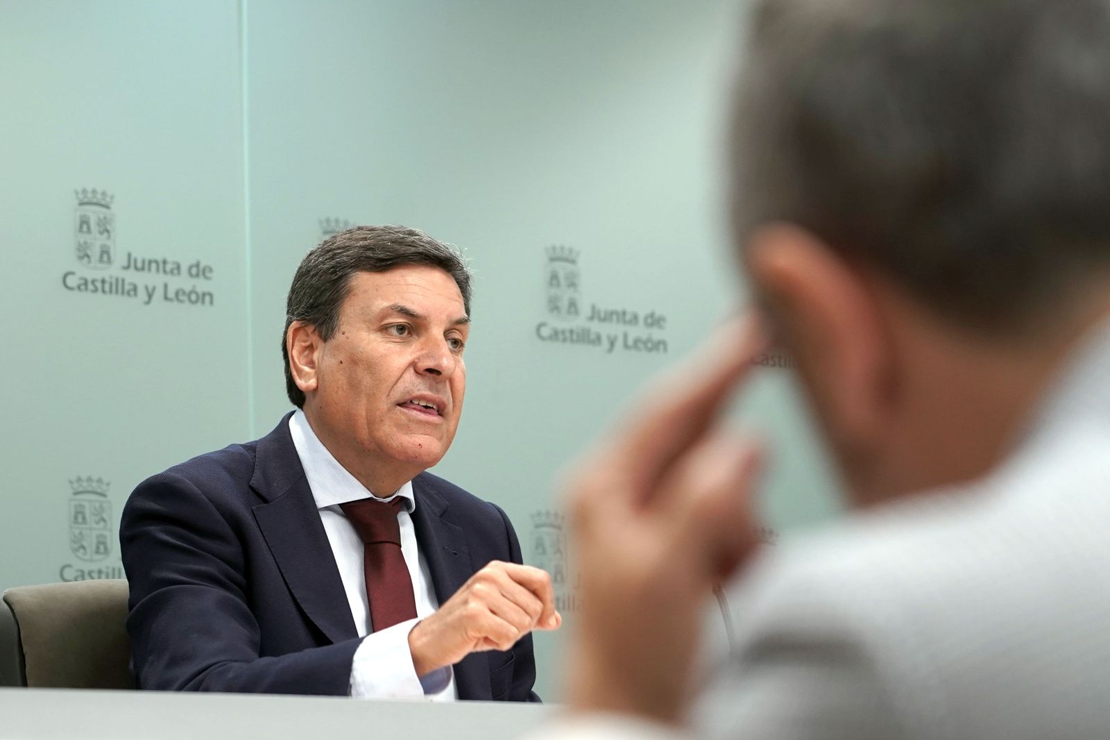El consejero de Economía y Hacienda y portavoz de la Junta, Carlos Fernández Carriedo, comparece en rueda de prensa posterior al Consejo de Gobierno El consejero de Economía y Hacienda y portavoz de la Junta, Carlos Fernández Carriedo, comparece en rueda de prensa posterior al Consejo de Gobierno