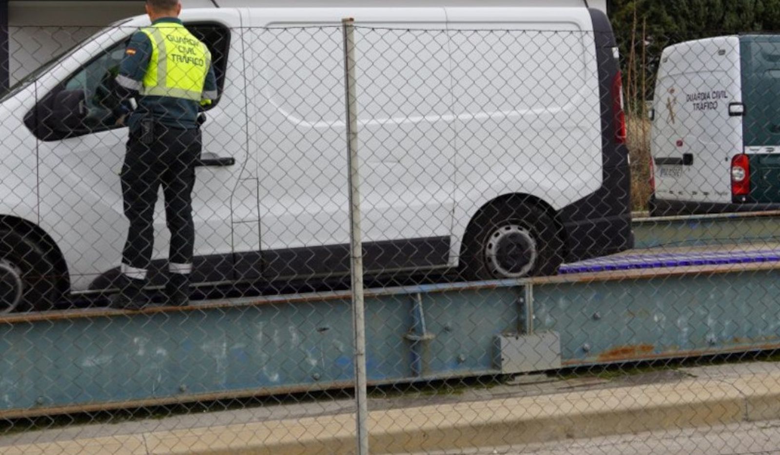 Una furgoneta en el control realizado por la campaña especial de la DGT con motivo del Black Friday