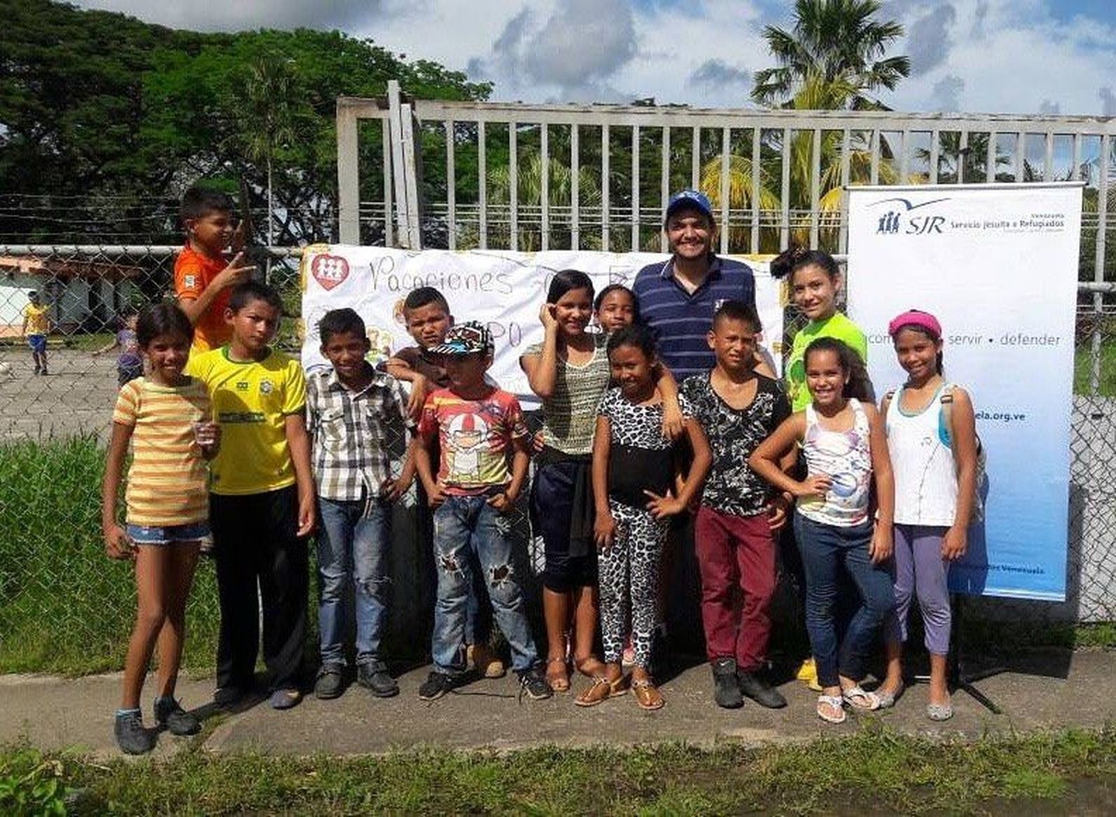La Asociación de Venezolanos hace acopio de medicamentos para su envío inmediato