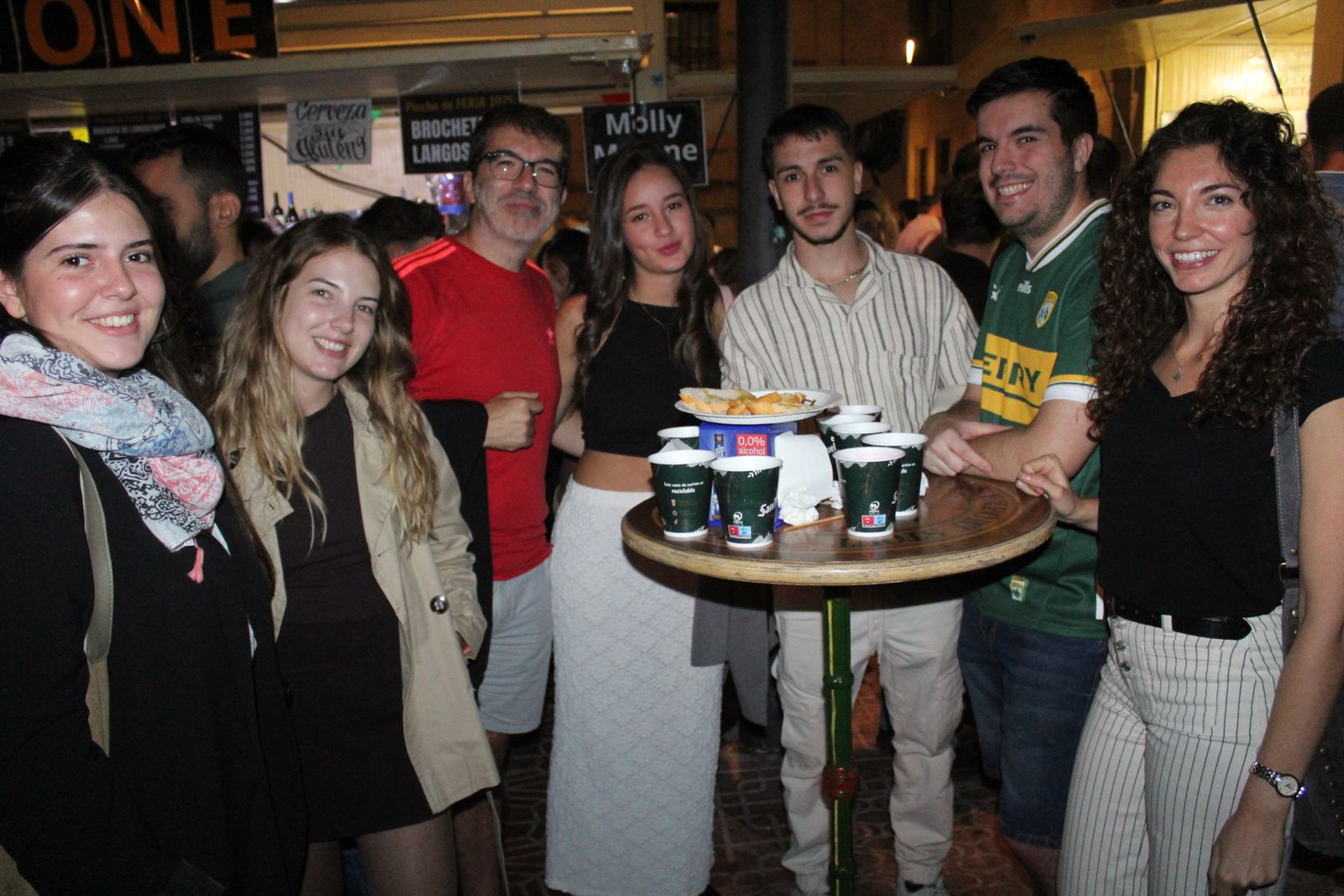 Ambiente en la Feria de Día en la tarde de este jueves