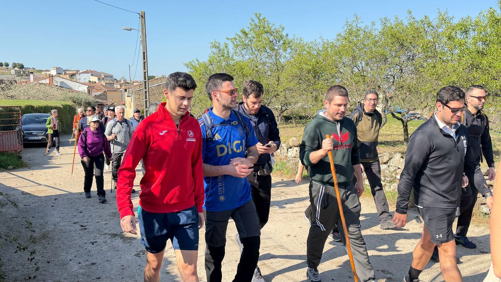 Marcha senderiesta mieza