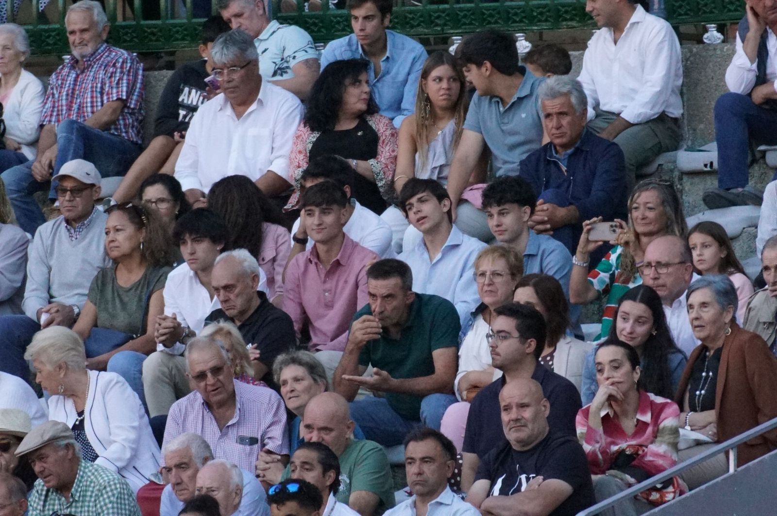 Clase práctica con alumnos de la Escuela de Tauromaquia de Salamanca (Diego Mateos, Noel García y Álvaro Rojo con erales de Esteban Isidro)